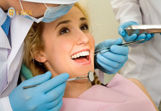 Quy trình niềng răng bắt đầu từ lúc thăm khám và kiểm tra tình hình răng miệng